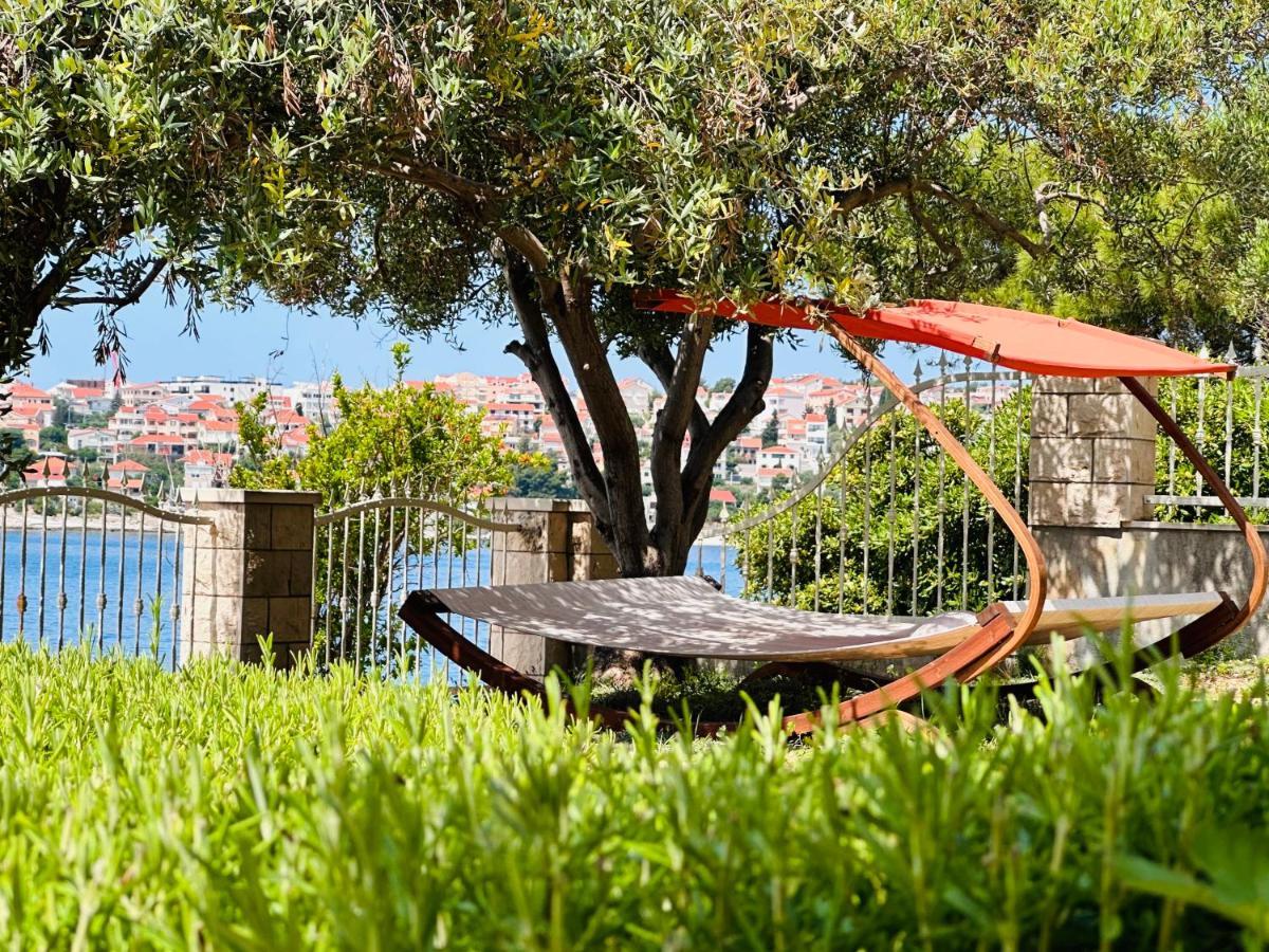 טרוגיר Luxury Seaside Villa With A Classic Mediterranean Olive Garden, A Fully Equipped Professional Kitchen, Pool, Sauna, Padle Boards And Canoe - Miolin Beach House מראה חיצוני תמונה