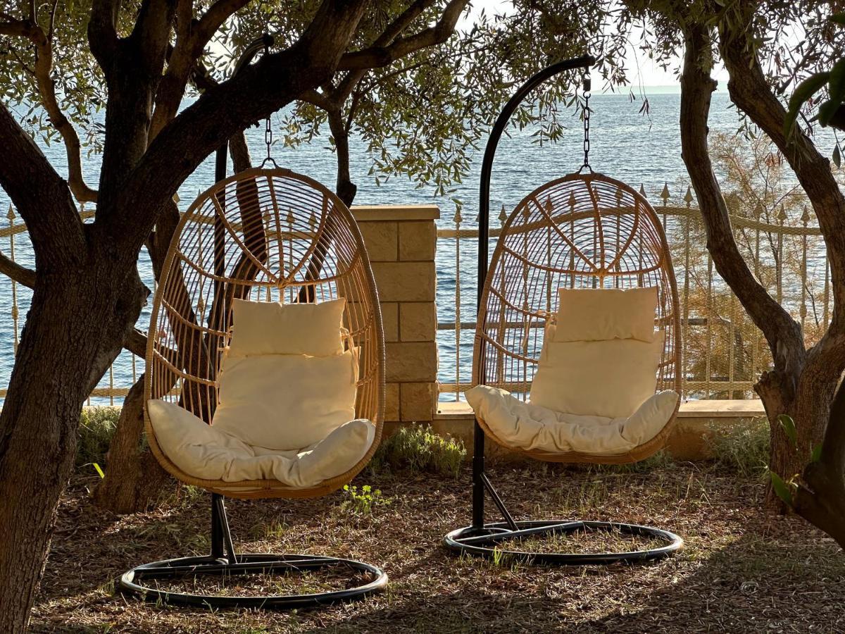 טרוגיר Luxury Seaside Villa With A Classic Mediterranean Olive Garden, A Fully Equipped Professional Kitchen, Pool, Sauna, Padle Boards And Canoe - Miolin Beach House מראה חיצוני תמונה