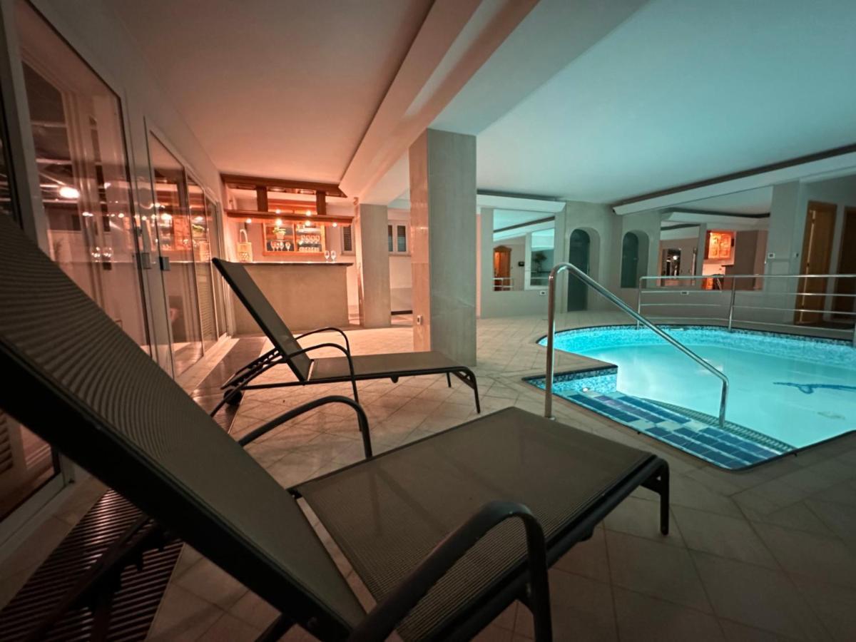 טרוגיר Luxury Seaside Villa With A Classic Mediterranean Olive Garden, A Fully Equipped Professional Kitchen, Pool, Sauna, Padle Boards And Canoe - Miolin Beach House מראה חיצוני תמונה