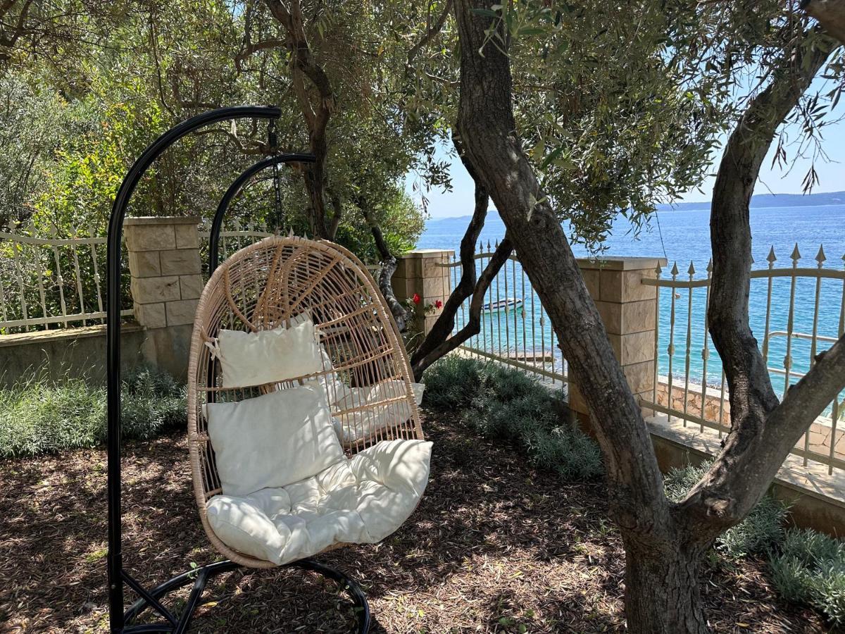 טרוגיר Luxury Seaside Villa With A Classic Mediterranean Olive Garden, A Fully Equipped Professional Kitchen, Pool, Sauna, Padle Boards And Canoe - Miolin Beach House מראה חיצוני תמונה