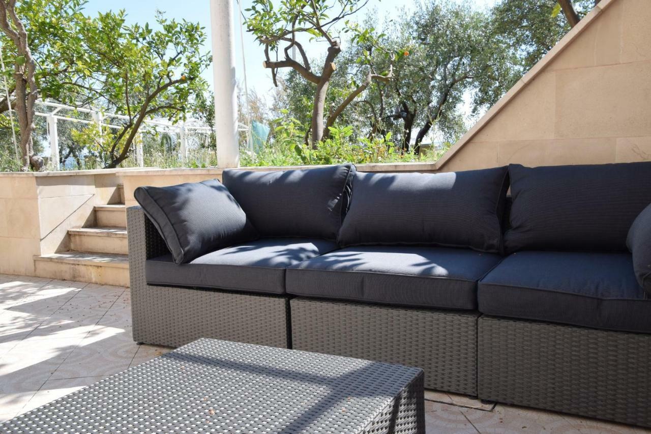 טרוגיר Luxury Seaside Villa With A Classic Mediterranean Olive Garden, A Fully Equipped Professional Kitchen, Pool, Sauna, Padle Boards And Canoe - Miolin Beach House מראה חיצוני תמונה