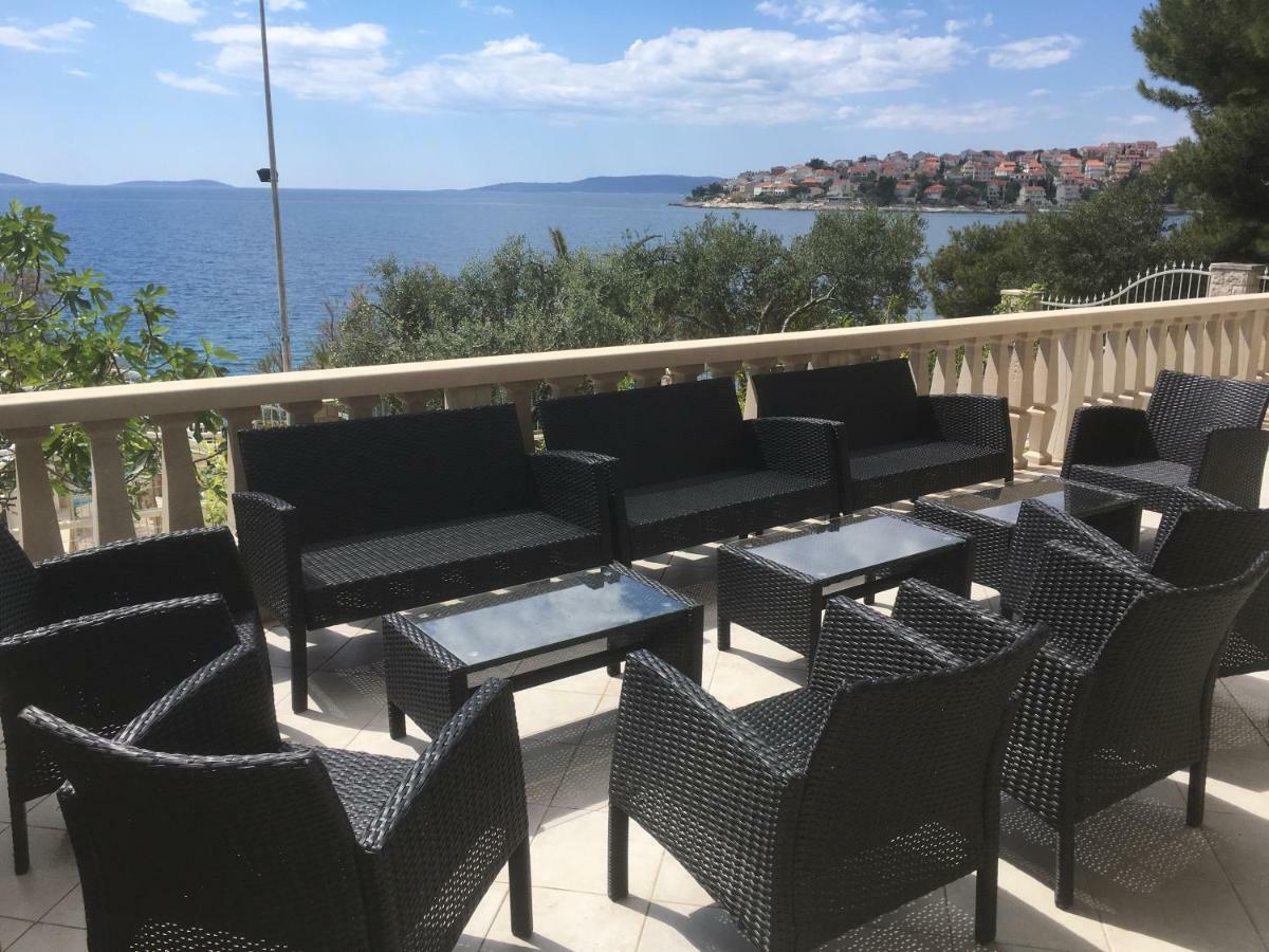 טרוגיר Luxury Seaside Villa With A Classic Mediterranean Olive Garden, A Fully Equipped Professional Kitchen, Pool, Sauna, Padle Boards And Canoe - Miolin Beach House מראה חיצוני תמונה